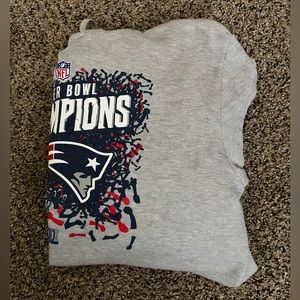 Grey Super Bowl Patriots hoodie, Size L